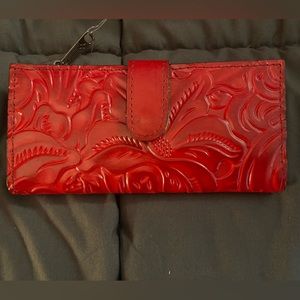 NWT Patricia Nash Berry wallet